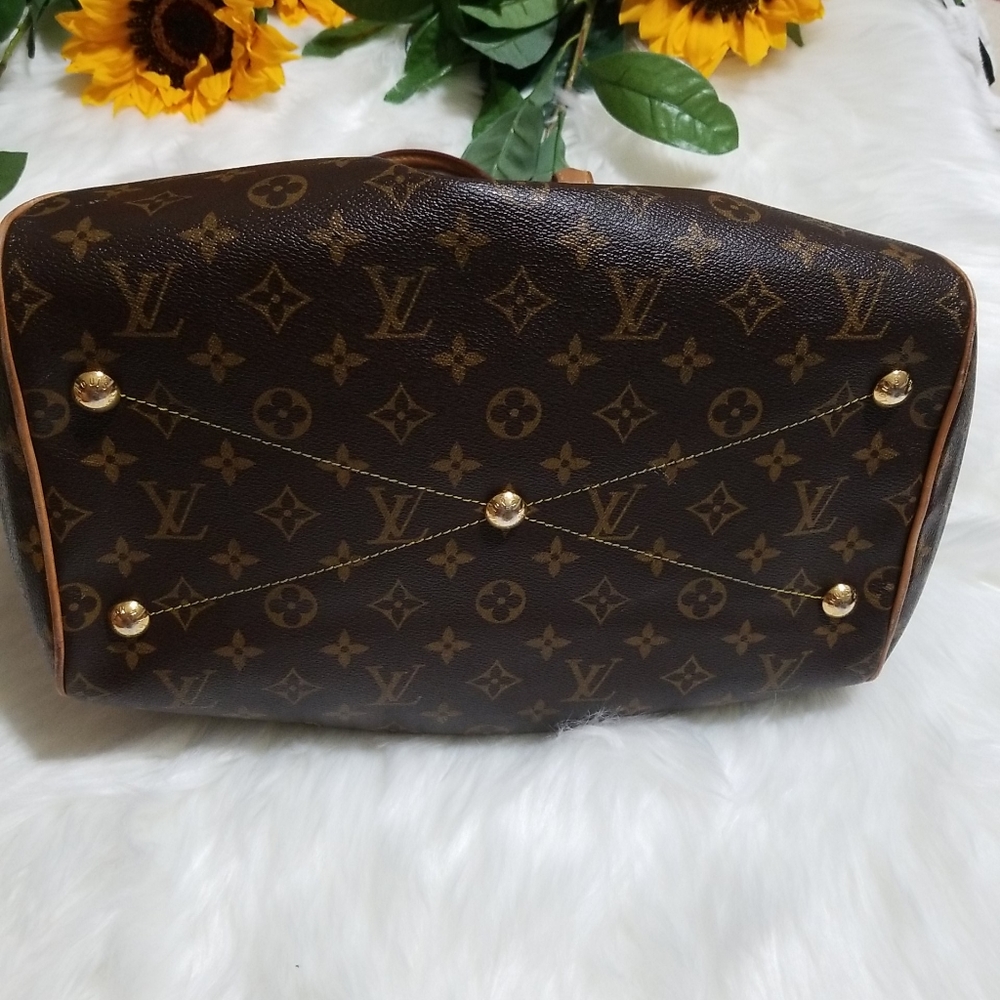 Louis Vuitton Tivoli GM Bag - Picture 3 of 10